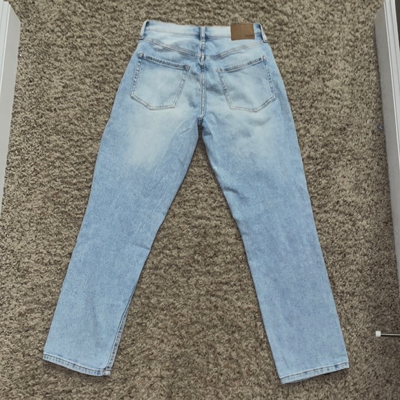 These are almost brand new aeropostale stretchy mom jeans - Picture 2 of 4